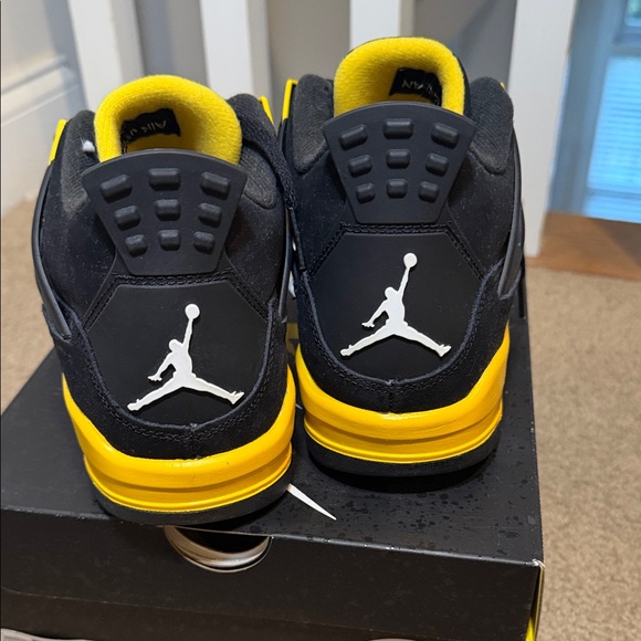 Thunder 4s GS - Picture 3 of 5